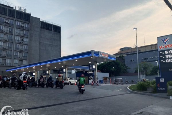 Beda Rp900, Pengguna Beralih ke BBM Vivo Hindari Antrean SPBU Pertamina