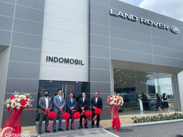 Showroom Pertama Jaguar dan Land Rover Resmi Dibuka di PIK
