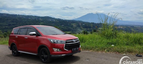Tips Beli Mobil Bekas: Toyota Venturer Diesel Si Innova Dengan Jiwa Adventure