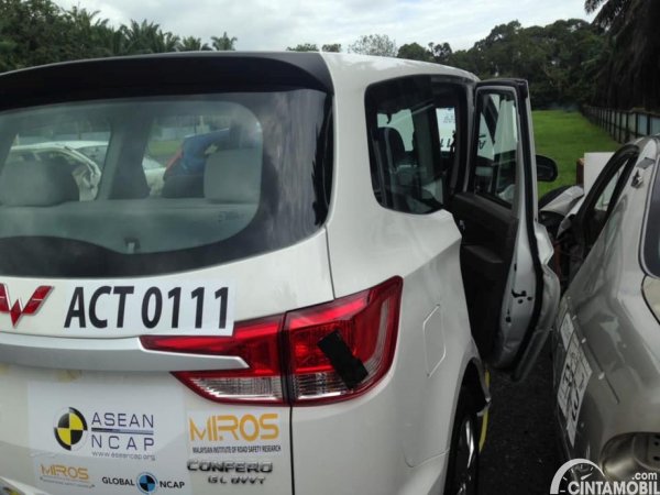 Crash Test Wuling Confero: Bintang Satu NCAP Tapi Berbakat Gapuro!