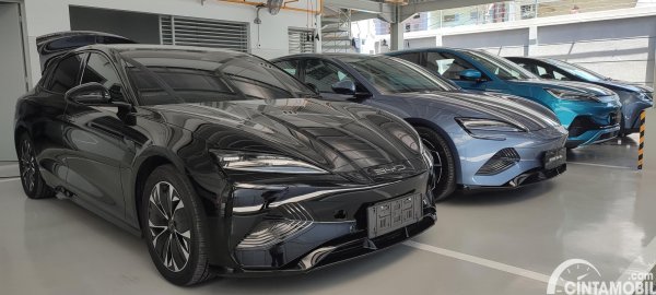 Naksir Mobil Listrik? Pesan Dengan Rp 10 Juta Saja via BYD Arista Kalimalang