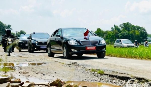 Viral Ban RFT Mercy S-Class Jokowi Bocor, Ini Penanganan yang Benar!
