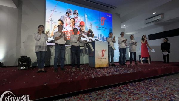 Rayakan 50 Isuzu Menemani di Jalan, dengan Konvoi dan Tanam Trembesi
