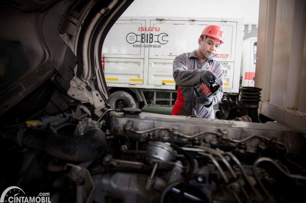 Isuzu Berikan KiatKiat Merawat Kendaraan Komersial Agar Prima Hadapi Mobilitas Jelang Lebaran